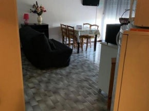Charmant T2 à Balaruc-les-Bains, proche des thermes et commerces, avec balcon et parking public - FR-1-503-133